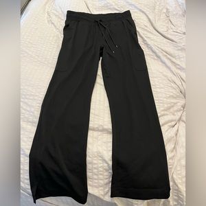 Black scrub pants from Beyond Scrubs